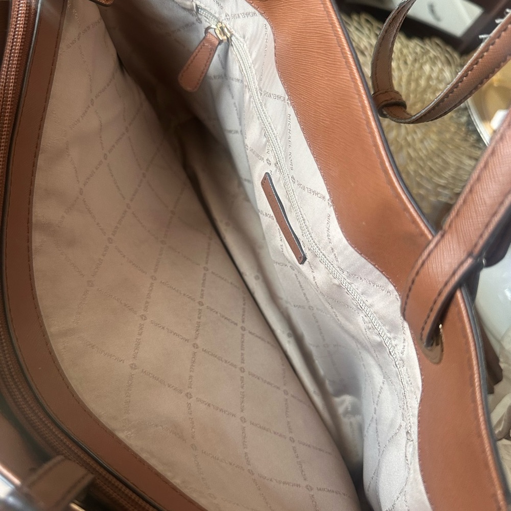 Michael Kors Signature Brown and Cream Tote - Picture 4 of 6